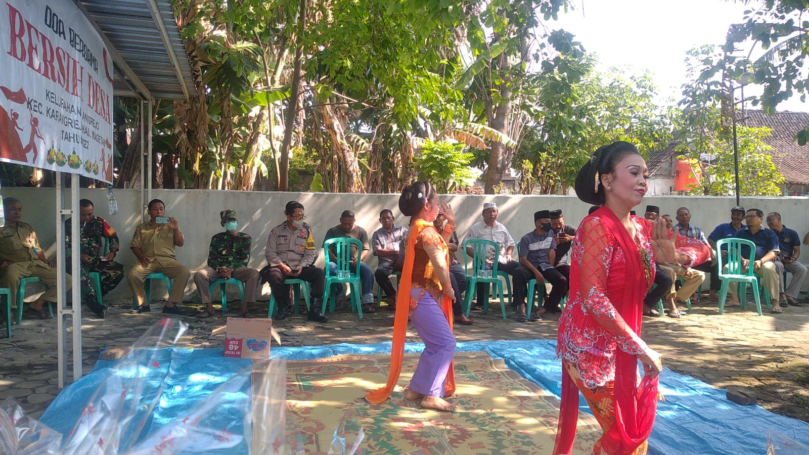 Bersih Desa di Kelurahan Manisrejo