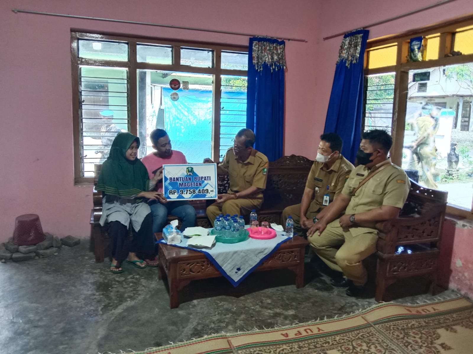 Penyaluran Bantuan Persalinan oleh Bupati Magetan Bapak Prawoto di Dusun Banjeng Desa Tulung 