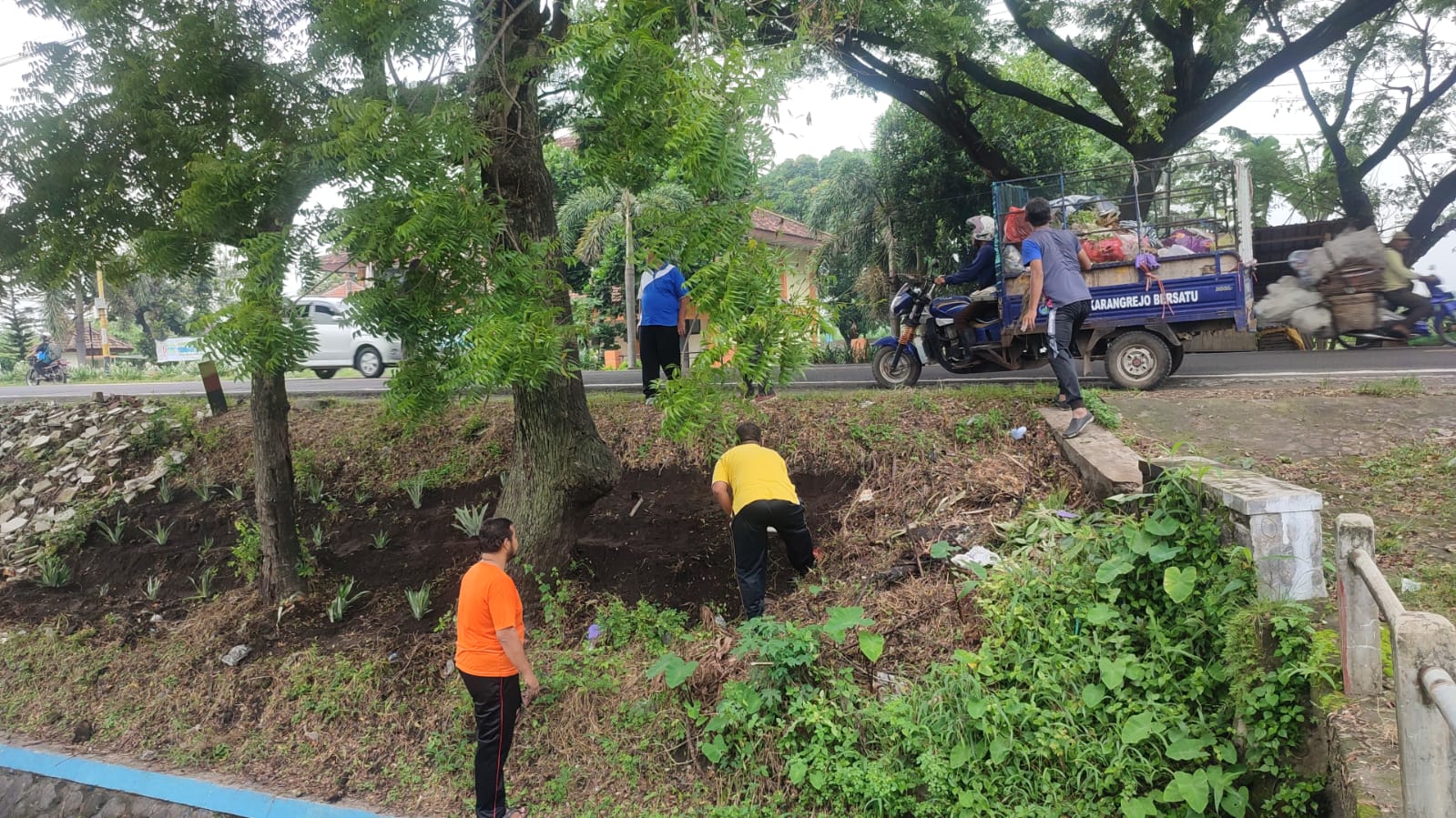 Kegiatan Rutin Jumat Bersih