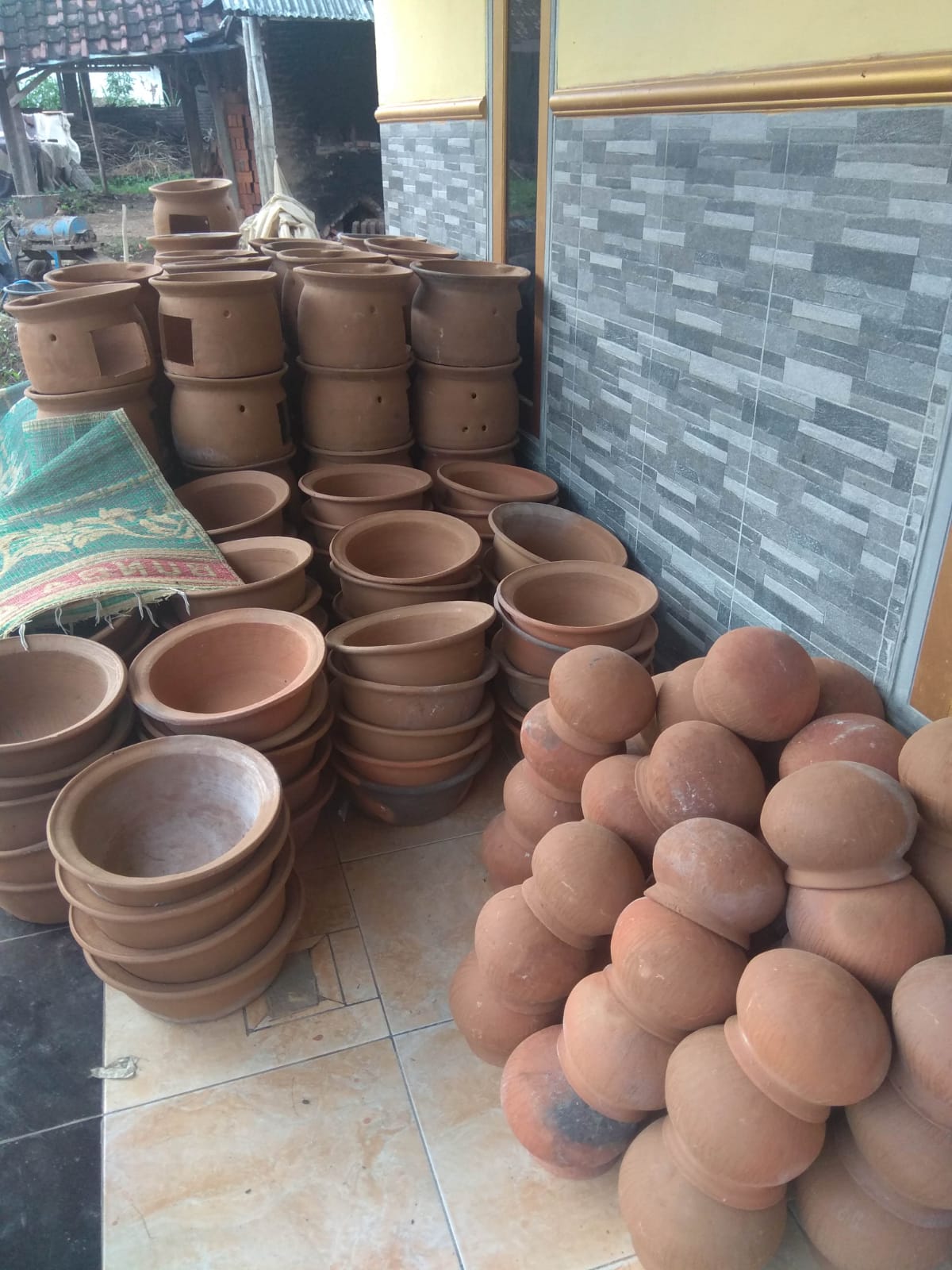 KERAJINAN GERABAH DUSUN BURAK