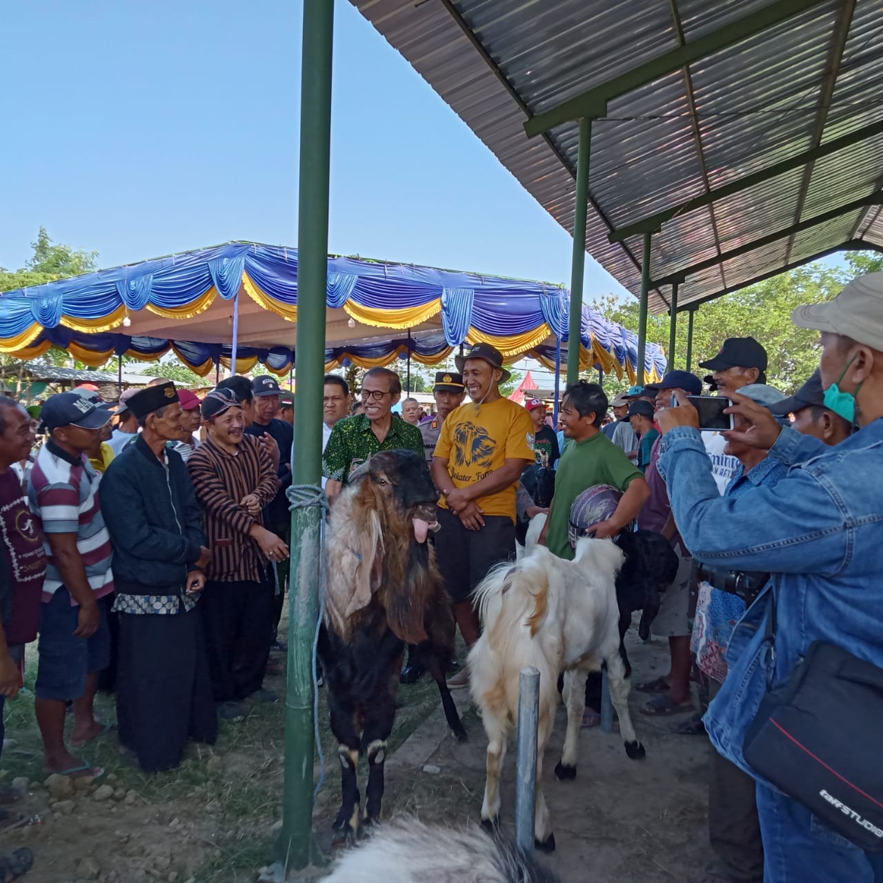 MEPE BARENG PETERNAK KAMBING SE-DESA KIRINGAN