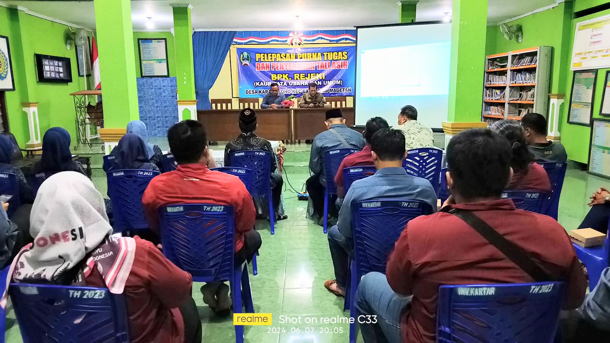 Pelepasan Purna Tugas Pak Rejeki Dari Kaur TU