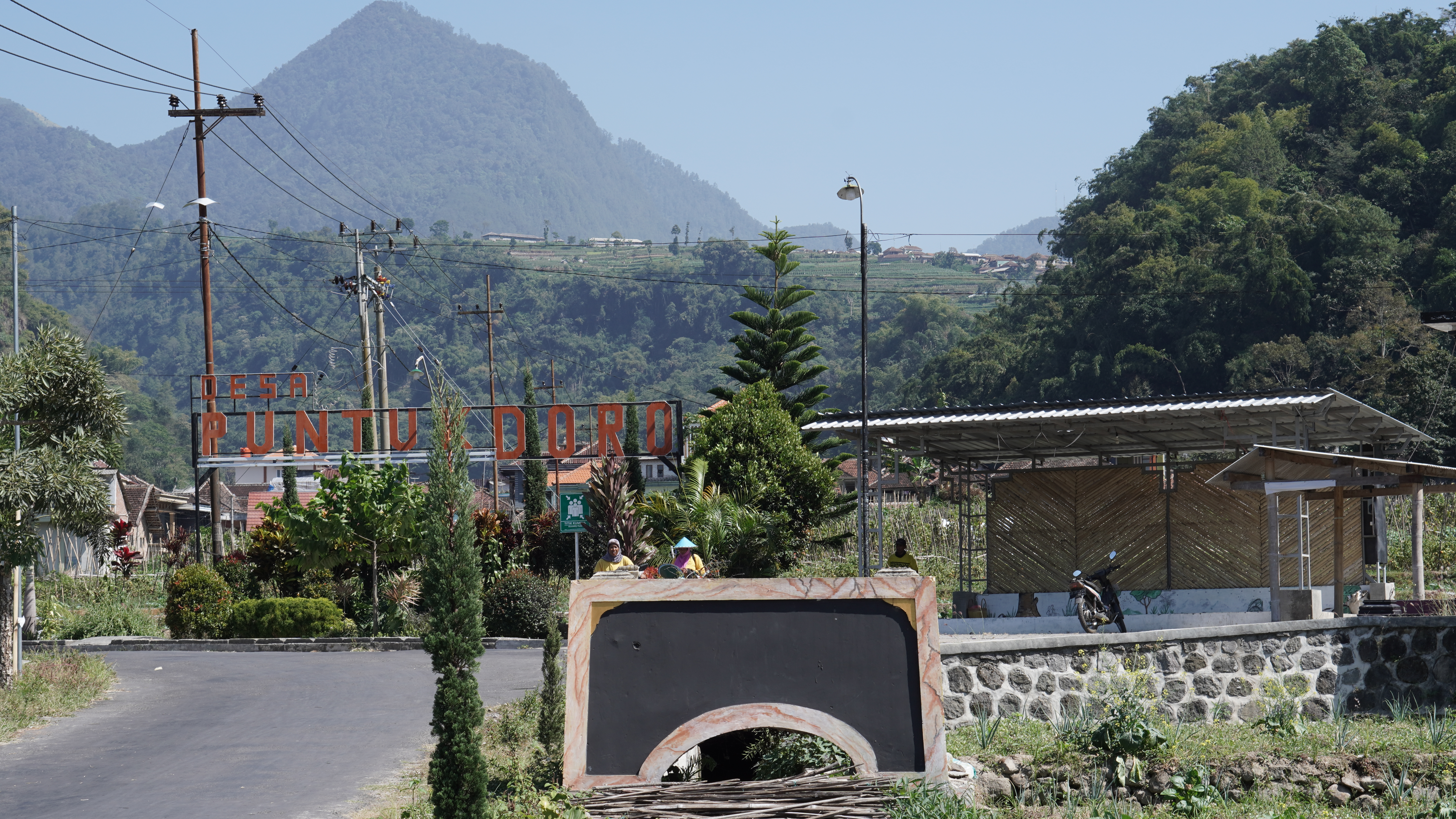 Taman Ikon Desa Puntukdoro