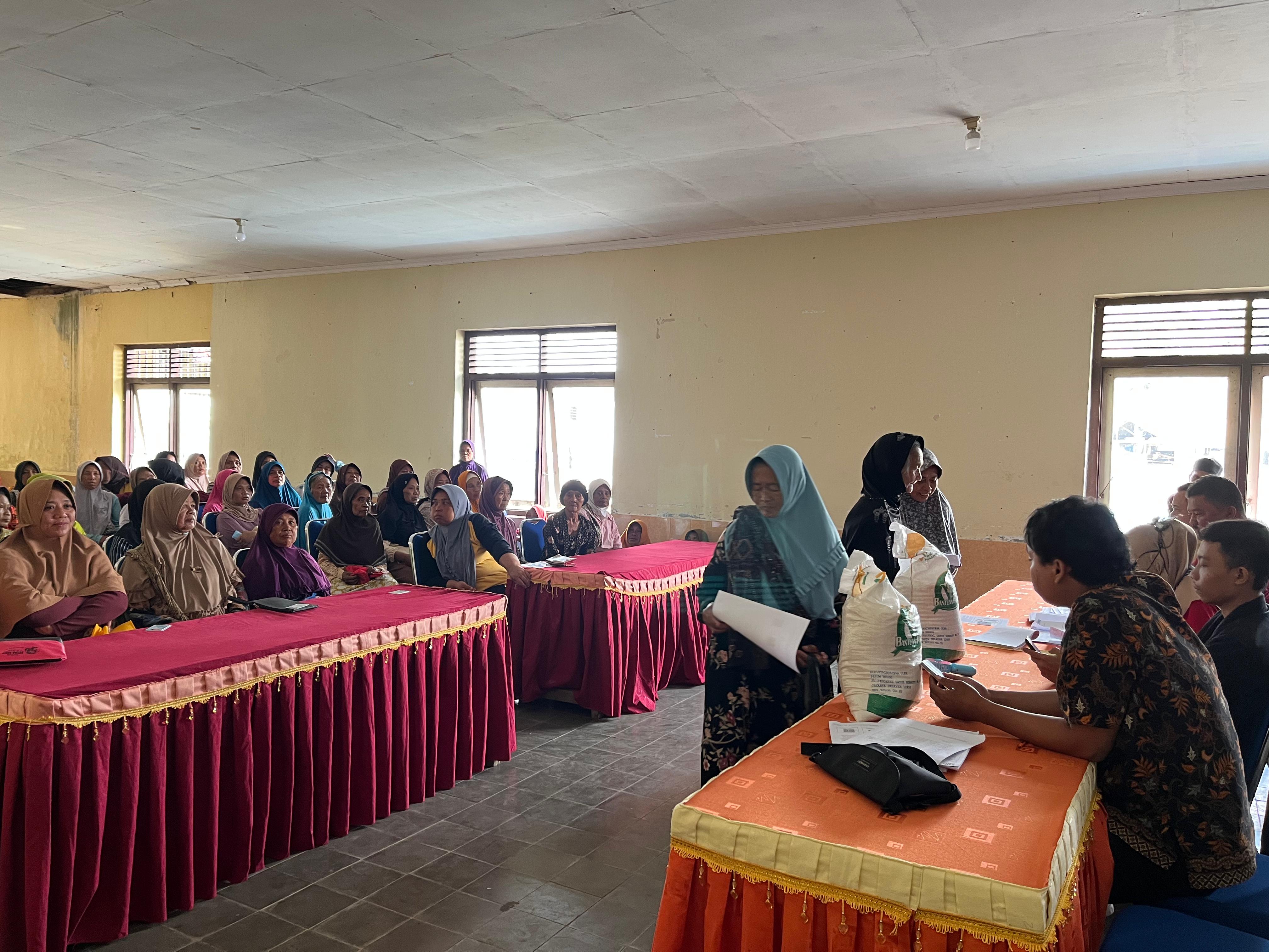 Penyaluran Bantuan Pangan Tahap IV