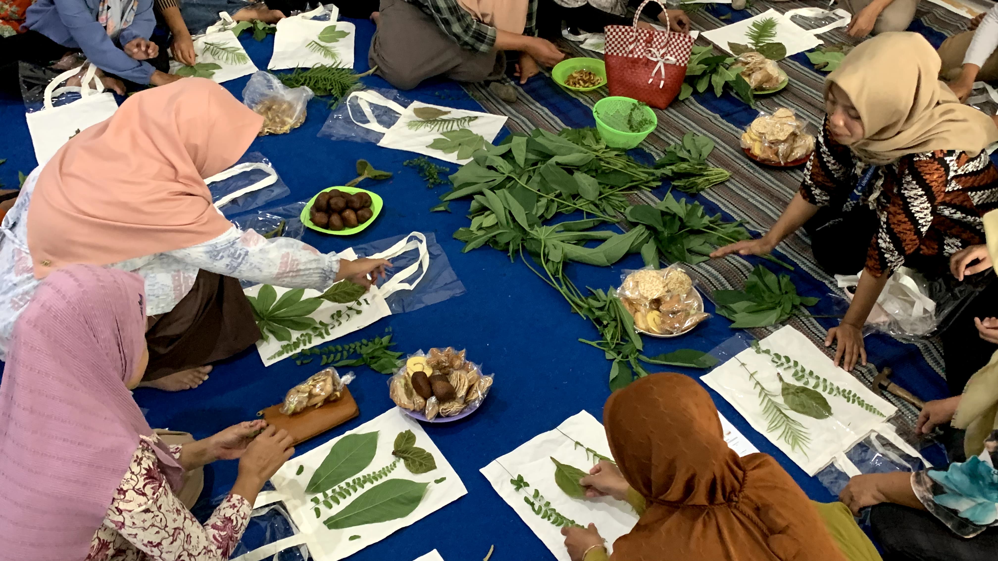 Pelaksanaan kegiatan E Coprint dengan ibu PKK