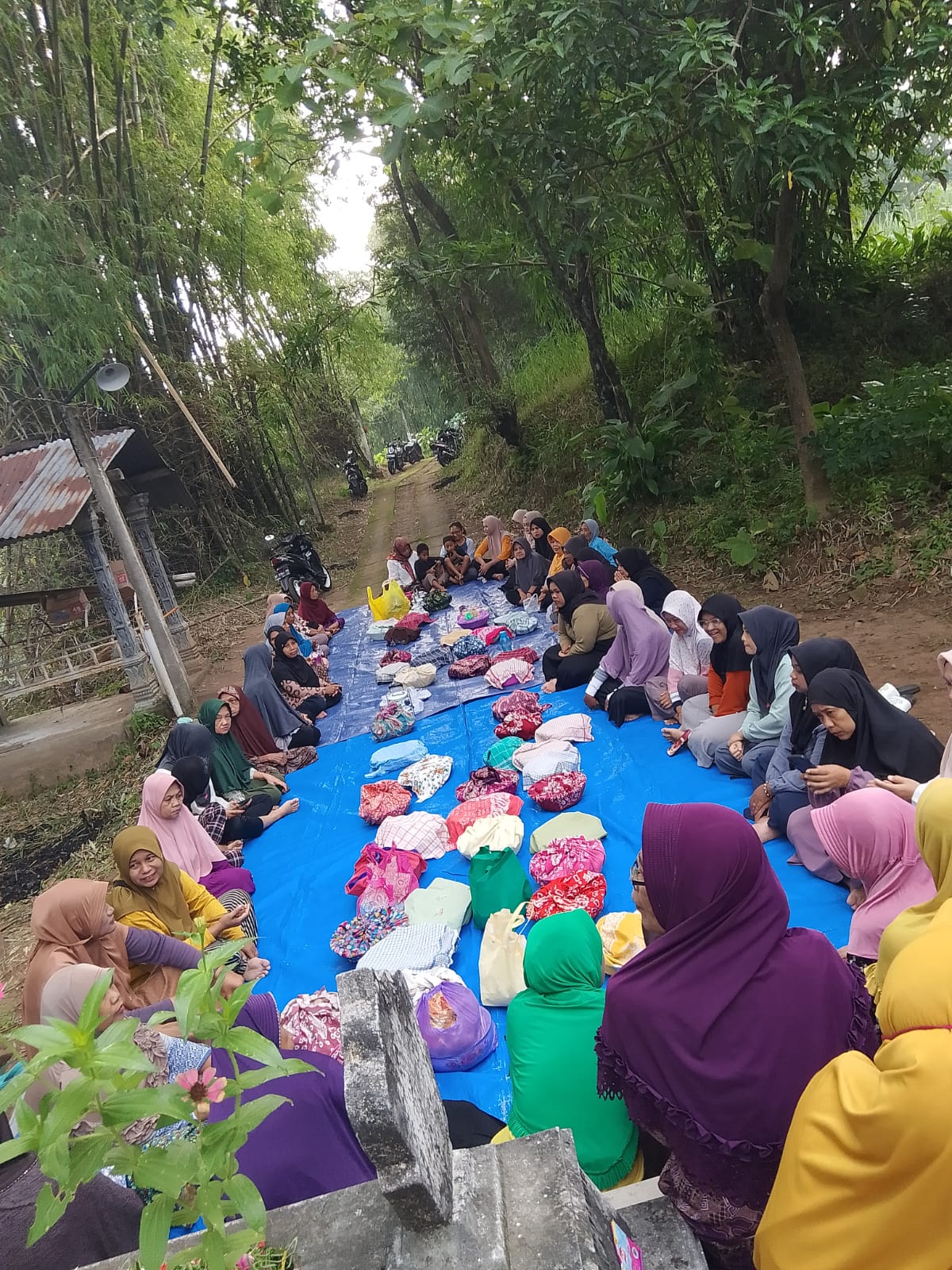 Kegiatan Ruwahan di Makam Ngawen