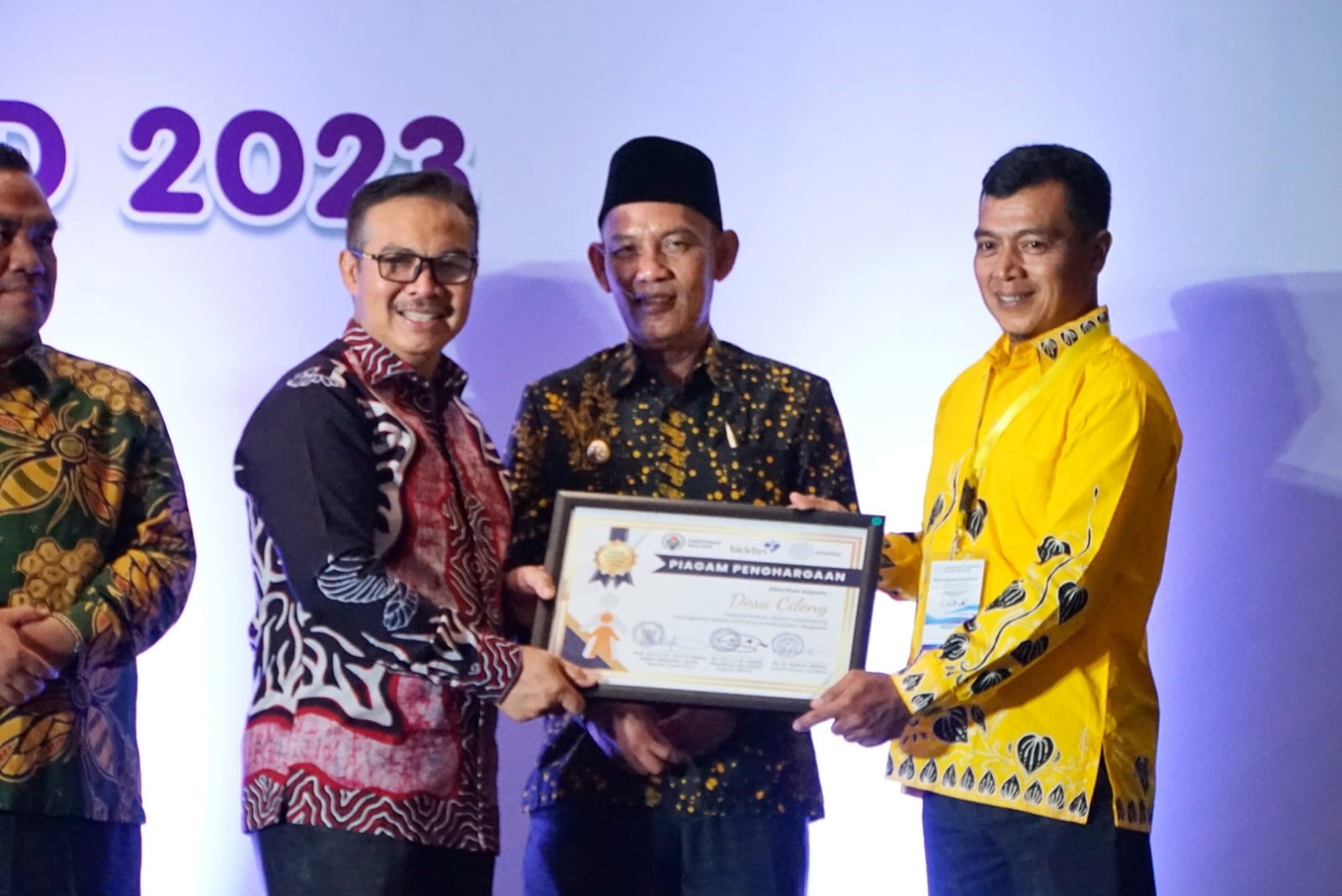 Penerimaan penghargaan desa bebas stunting kategori intervensi tingkat nasional 