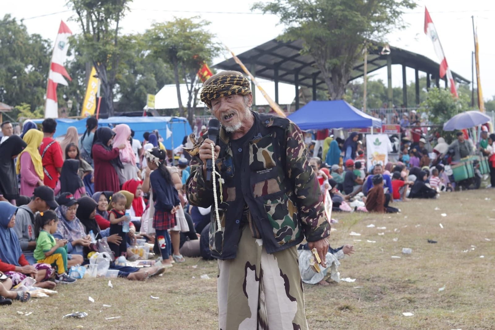 Mbh Haji Zaenal Tokoh desa kedungpanji ikut karnaval budaya 2025