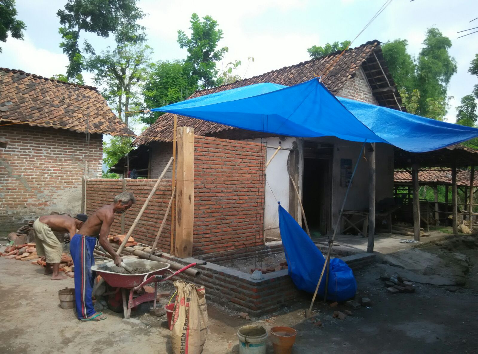 PEMBANGUNAN RTLH 2015 A.N SADIMIN 