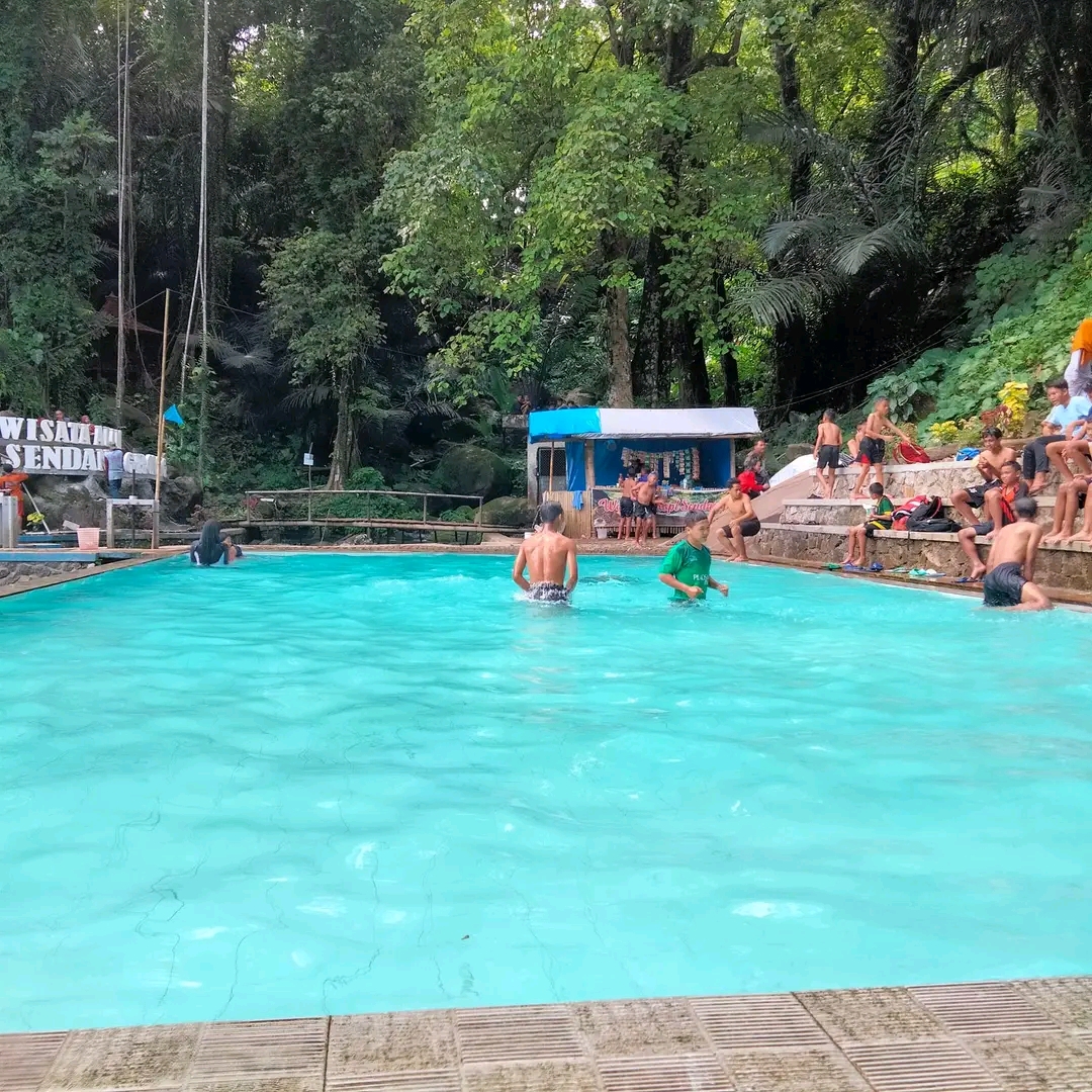WAHANA REKREASI DAN KOLAM RENANG SENDANG GROWONG
